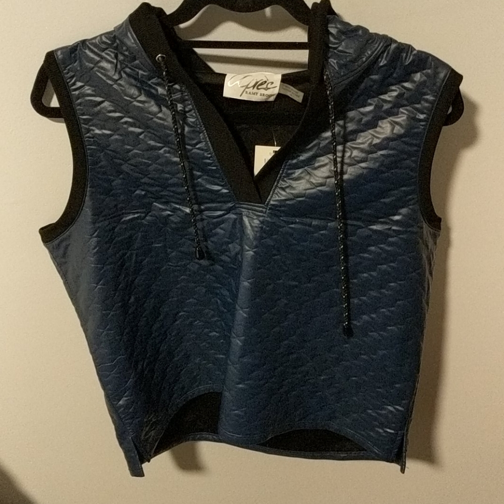 Pullover vest